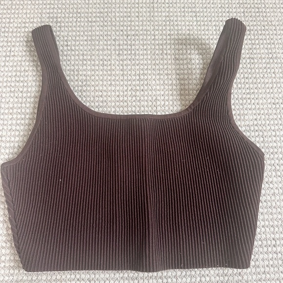 Women’s Aritzia Babaton Sculpt Knit Squareneck Cropped Tank - Picture 2 of 4